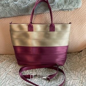 Harveys Seatbelt Medium Streamline Tote